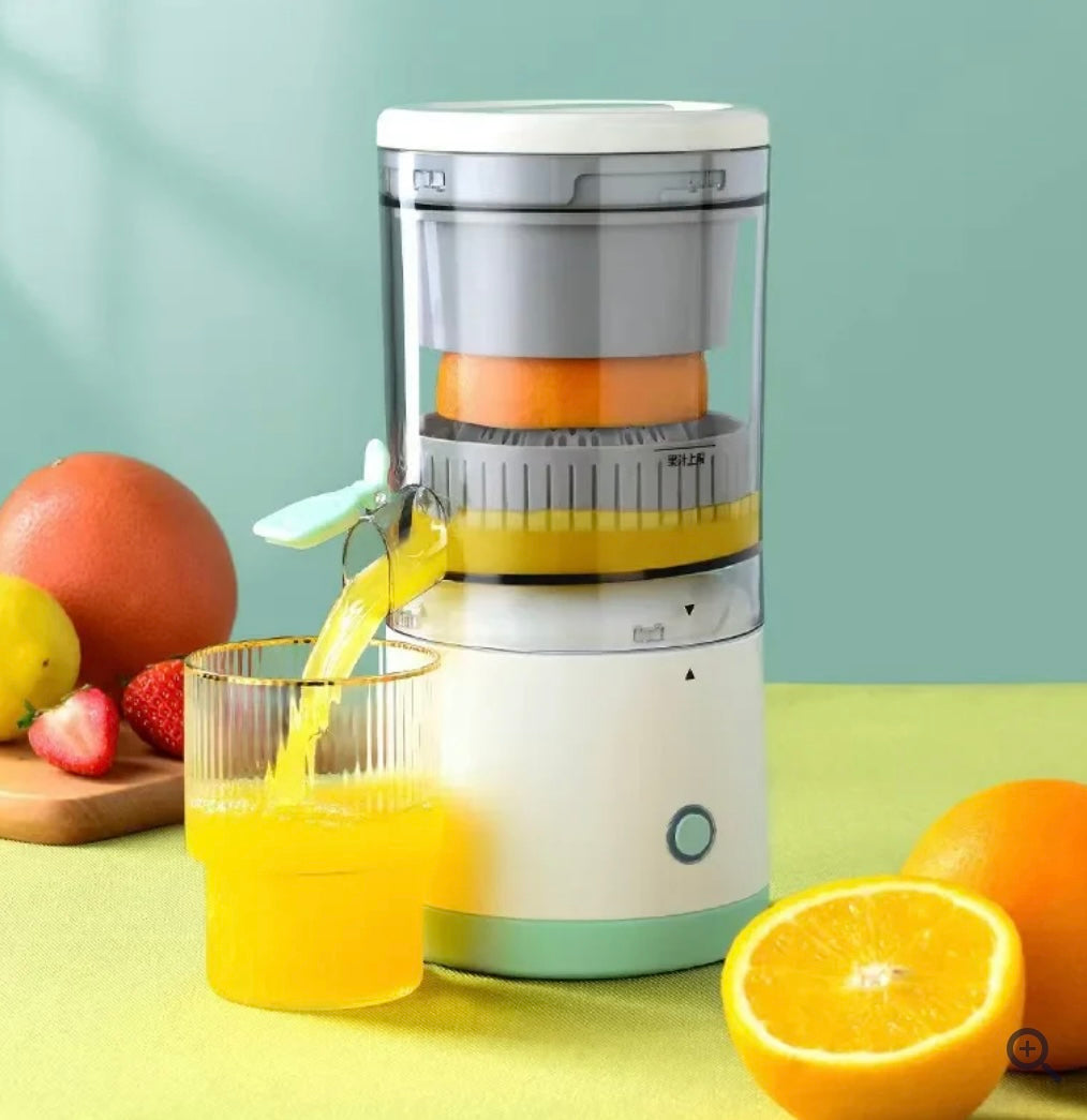 Rechargeable juice maker