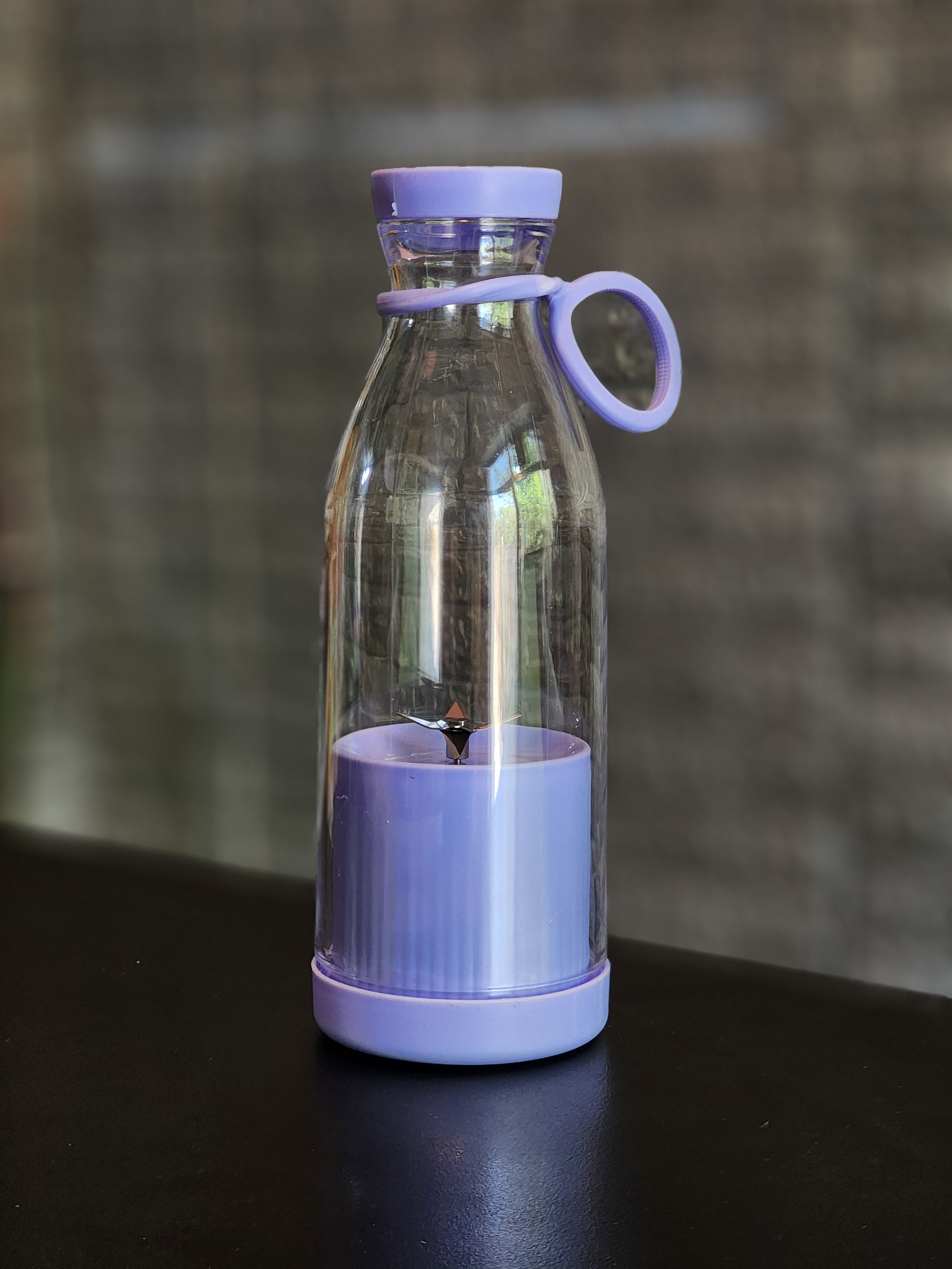 Mini portable blender