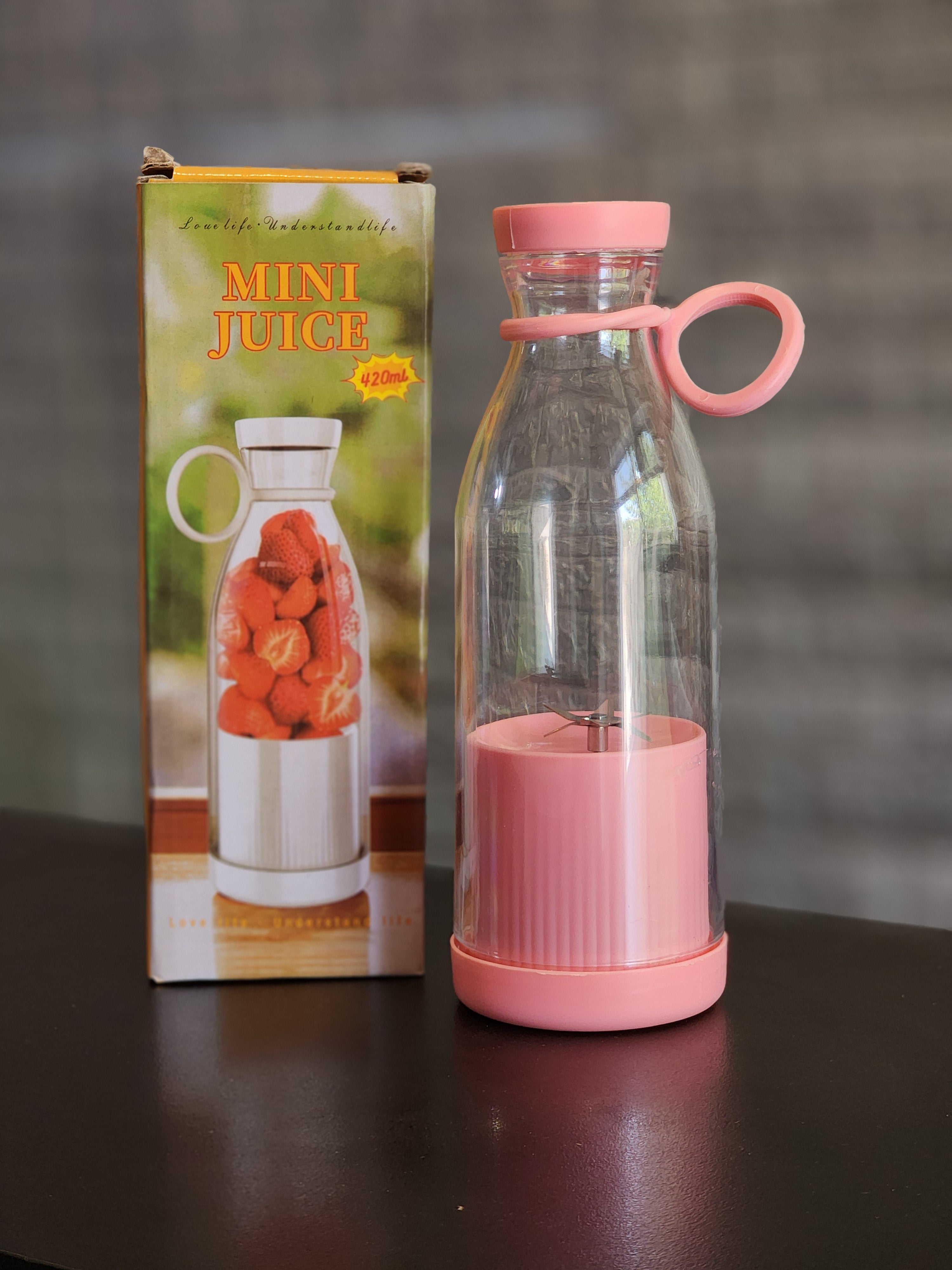 Mini portable blender