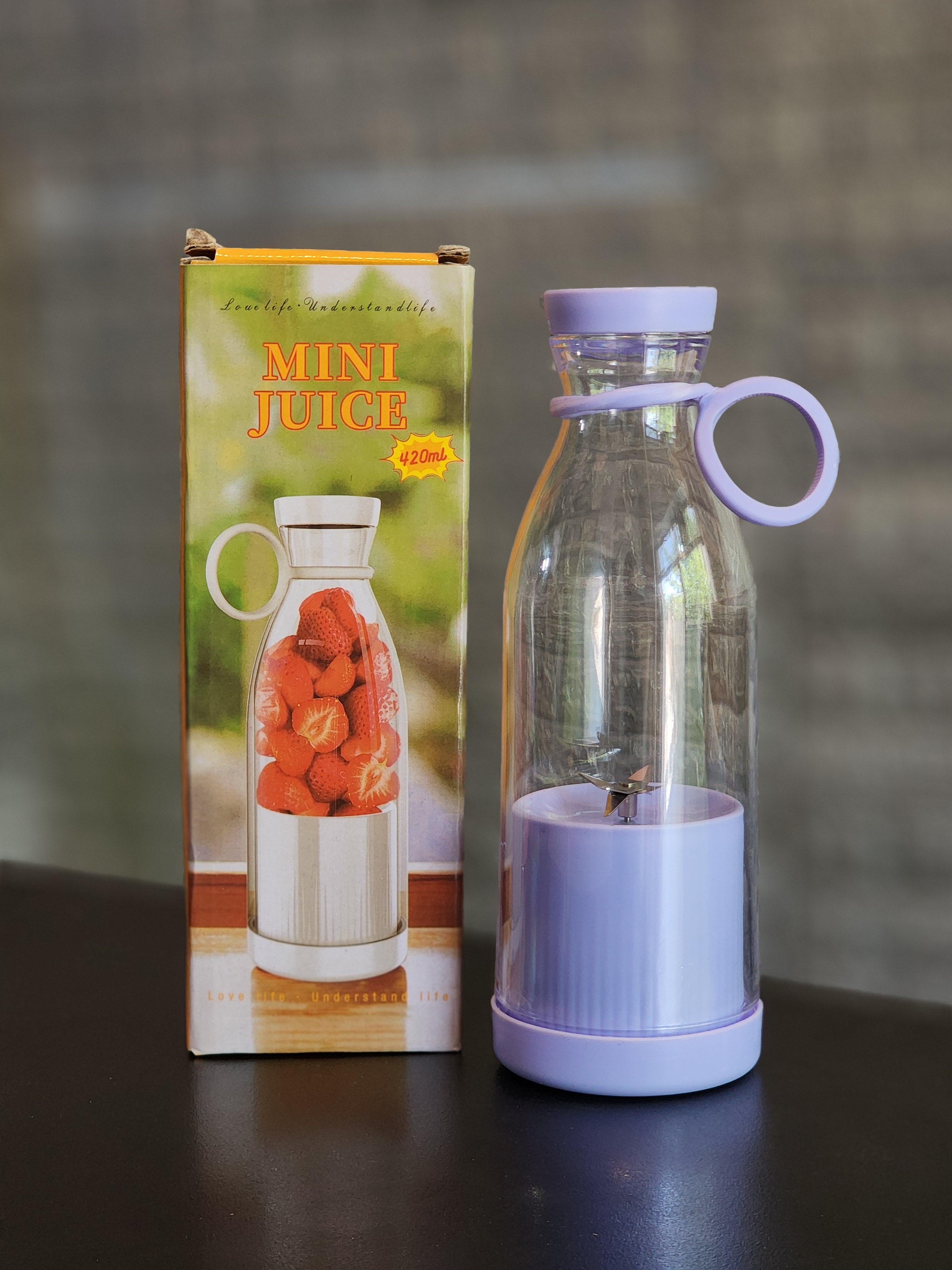 Mini portable blender