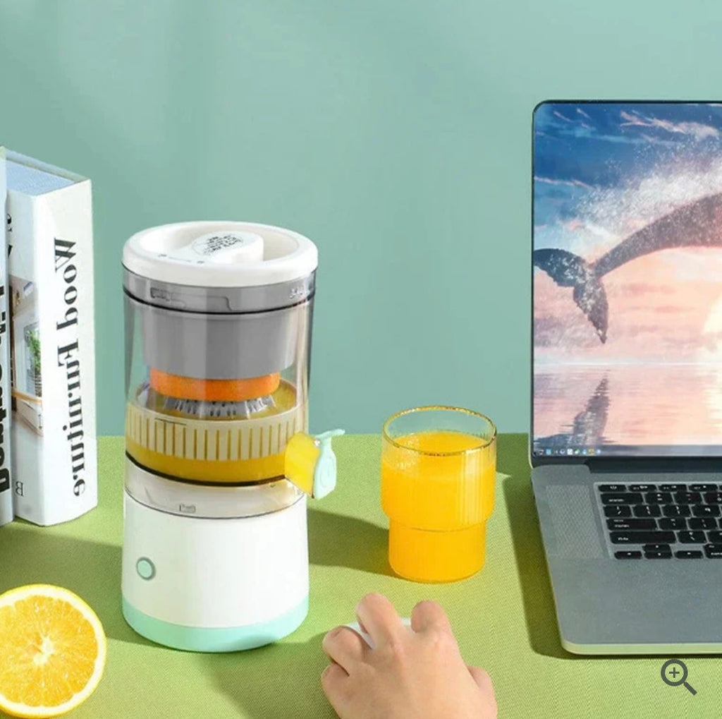 Rechargeable juice maker